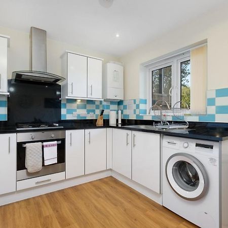 London Heathrow Living Serviced Apartments By Ferndale Stanwell Екстер'єр фото