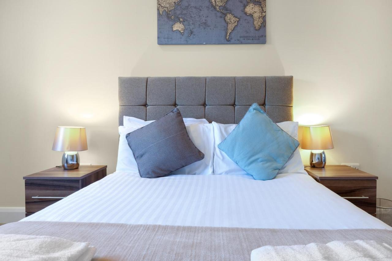 London Heathrow Living Serviced Apartments By Ferndale Stanwell Екстер'єр фото