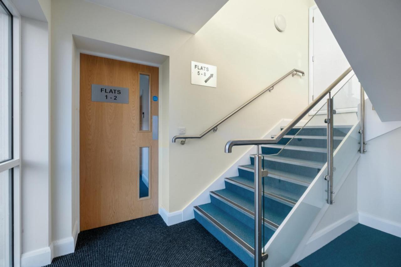 London Heathrow Living Serviced Apartments By Ferndale Stanwell Екстер'єр фото