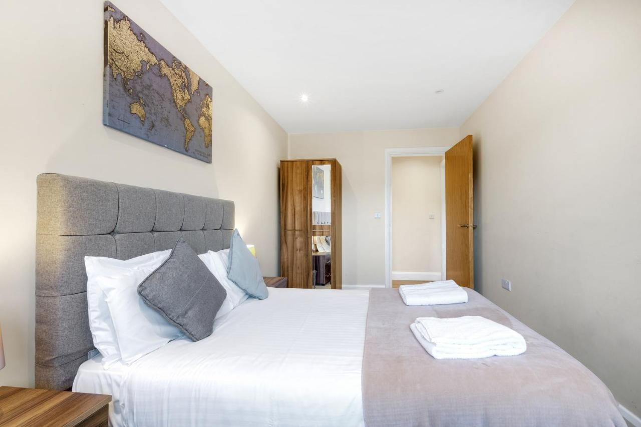 London Heathrow Living Serviced Apartments By Ferndale Stanwell Екстер'єр фото