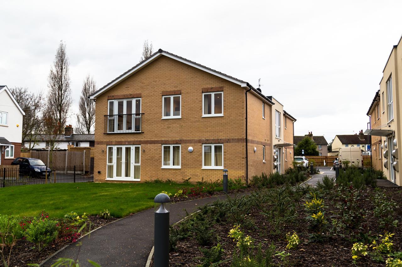 London Heathrow Living Serviced Apartments By Ferndale Stanwell Екстер'єр фото