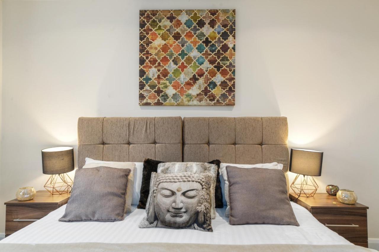 London Heathrow Living Serviced Apartments By Ferndale Stanwell Екстер'єр фото