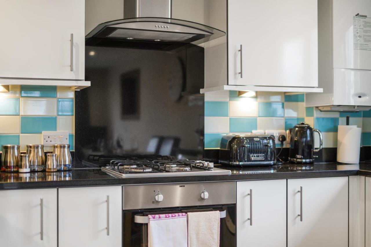 London Heathrow Living Serviced Apartments By Ferndale Stanwell Екстер'єр фото