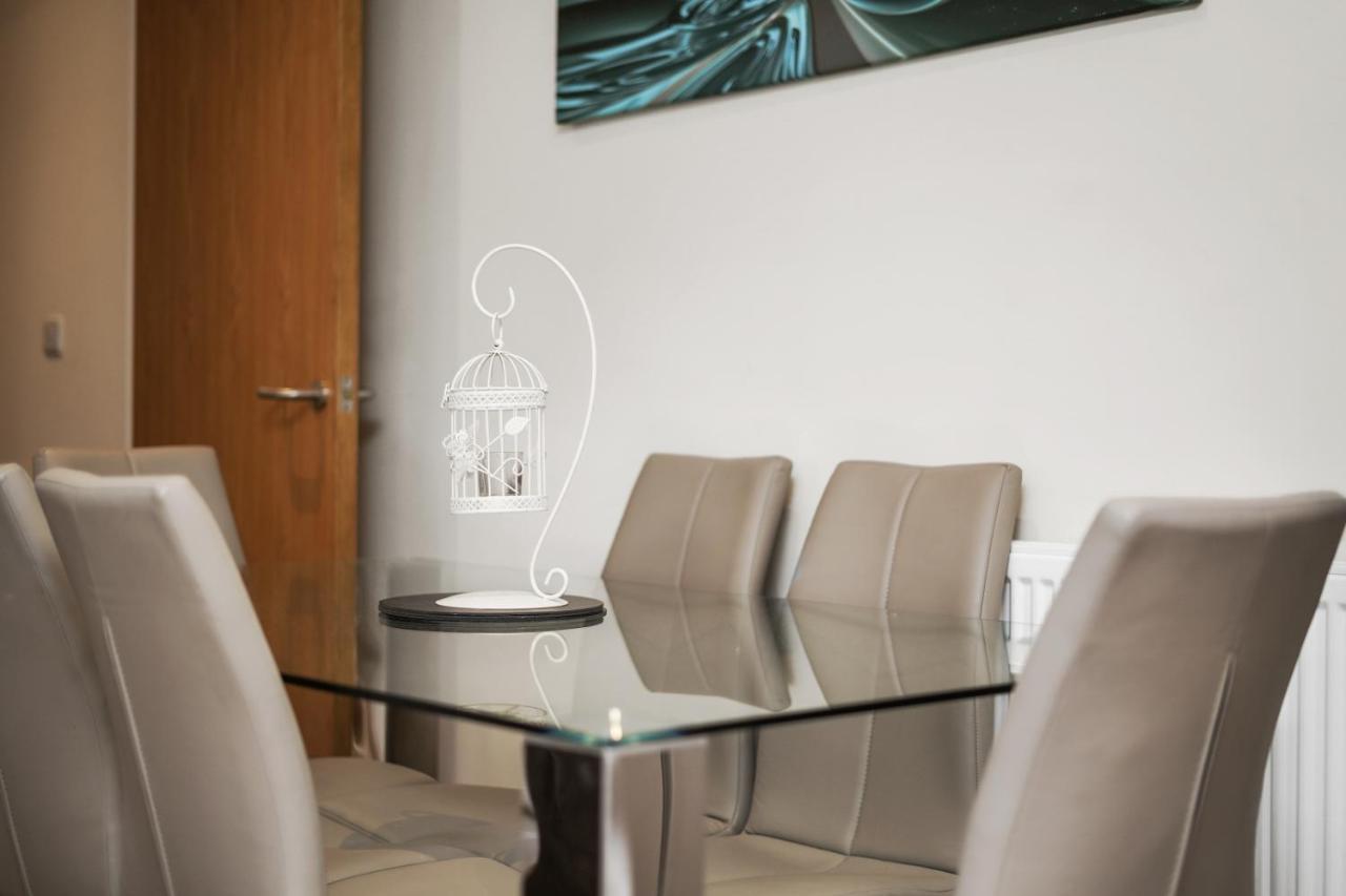 London Heathrow Living Serviced Apartments By Ferndale Stanwell Екстер'єр фото