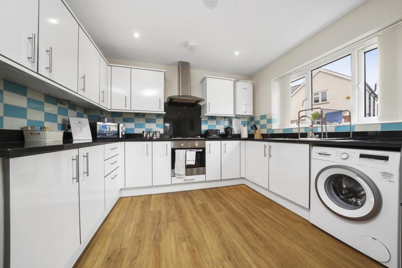London Heathrow Living Serviced Apartments By Ferndale Stanwell Екстер'єр фото