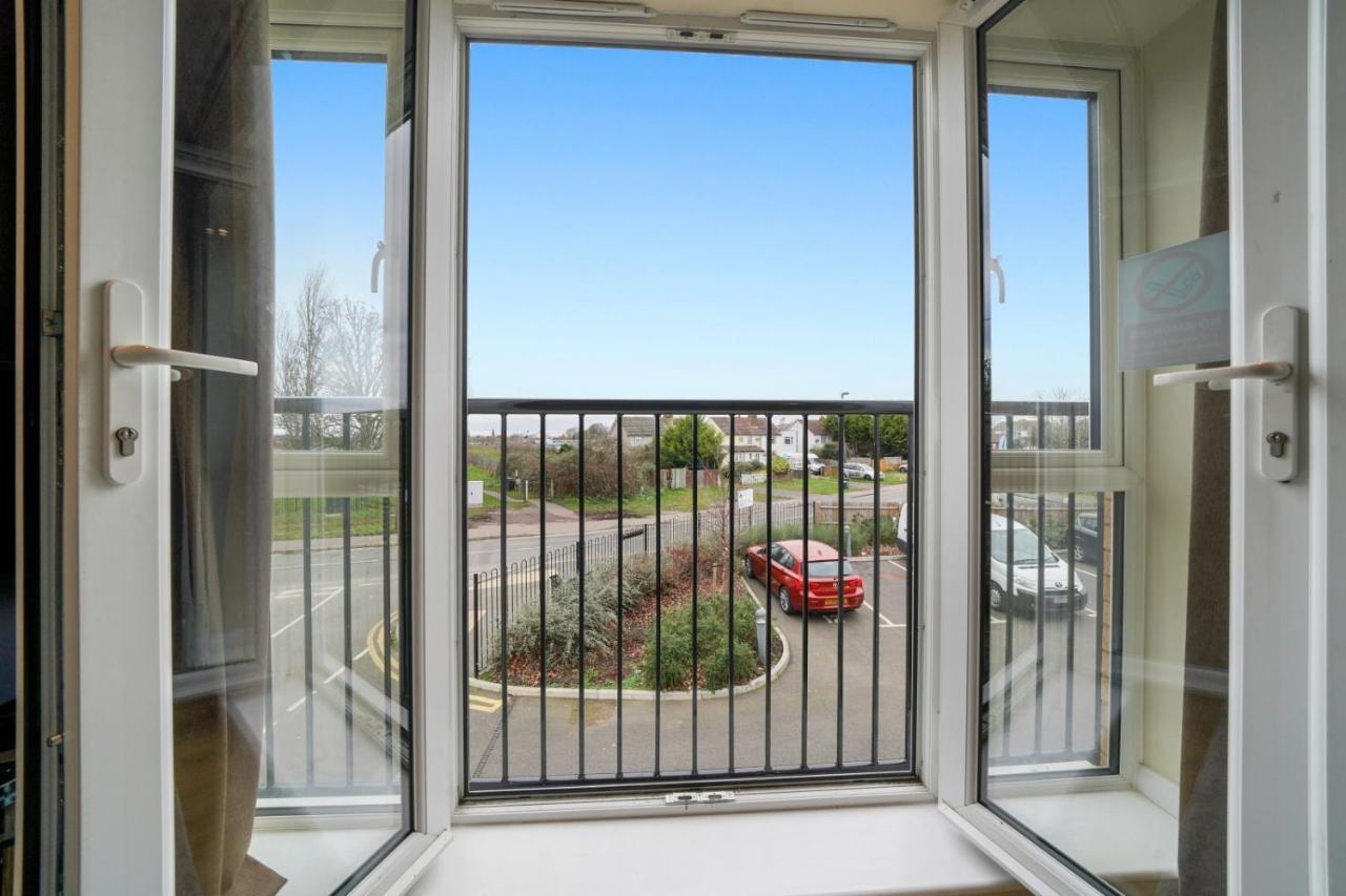 London Heathrow Living Serviced Apartments By Ferndale Stanwell Екстер'єр фото